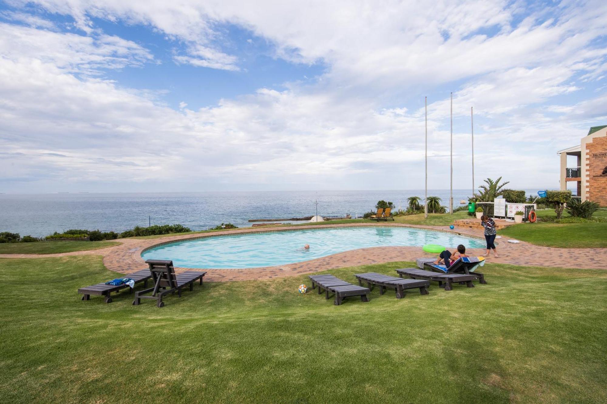 157 Brookes Hill Suites Near The Beach Port Elizabeth Exterior foto