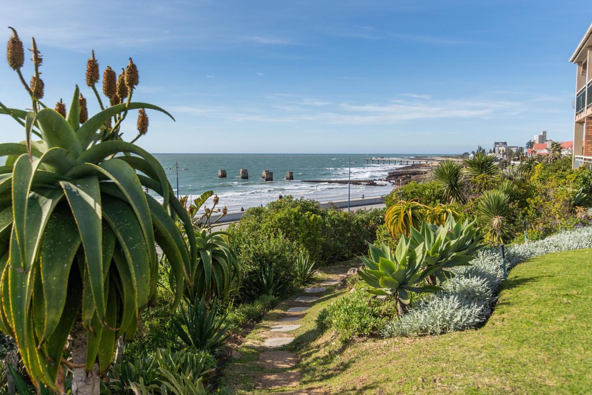 157 Brookes Hill Suites Near The Beach Port Elizabeth Exterior foto